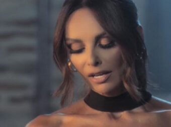 Η Μπέττυ Μαγγίρα επιστρέφει με ανατρεπτικό τρέιλερ για το «Ποιος είναι πρωινιάτικα»