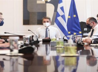 Ανασχηματισμός στο μυαλό του πρωθυπουργού: Ποιοι τα μαζεύουν και φεύγουν