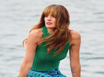 Μαίρη Συνατσάκη: Ποζάρει με μπικίνι και μας δείχνει τη φουσκωμένη κοιλίτσα της