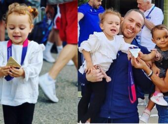 Τρισευτυχισμένος ο Λευτέρης Πετρούνιας: Αγκαλιά με τη σύζυγο και τις κόρες του μετά την κατάκτηση του 6ου χρυσού