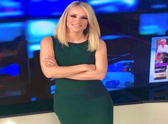 Η Παναγοπούλου αγνώριστη σε παραλία πριν επιστρέψει στο πλατό του Mega