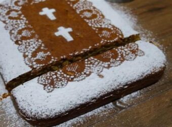 Η φανουρόπιτα της Αιγαιοπελαγίτισσας γιαγιάς: Η παραδοσιακή συνταγή για το πιο γευστικό αποτέλεσμα!