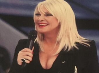 «Ερωτευμένη» η Ρούλα Κορομηλά: Το τρυφερό βίντεο και η εκδήλωση της αγάπης της