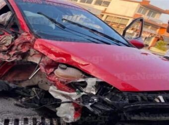 «Δεν κάναμε κόντρα»:  Καρέ καρέ η σύγκρουση δύο αυτοκινήτων στον Βόλο