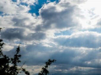 Καιρός 15/11: Αυξημένες νεφώσεις με τοπικές βροχές…. – Που θα σημειωθούν τα φαινόμενα