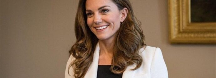 Η Kate Middleton, με Mango φόρεμα αξίας 29,99 ευρώ – Σου βρήκαμε τον κωδικό για να το αποκτήσεις και εσύ