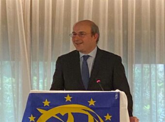 Χατζηδάκης: «Αυξήθηκε 7,2% το κατά κεφαλήν εισόδημα το πρώτο 6μηνο»