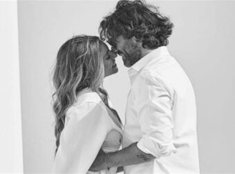 Σε πελάγη ευτυχίας Αθηνά Οικονομάκου και Φίλιππος Μιχόπουλος – Η φωτογραφία με την αποκάλυψη