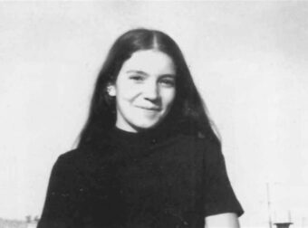 Σήμερα είναι 66 χρονών: Το κοριτσάκι της φωτογραφίας είναι πασίγνωστη Ελληνίδα ηθοποιός