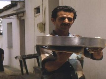 Το ταψί στο φούρνο: Μια κυριακάτικη συνήθεια που χάθηκε στο χρόνο