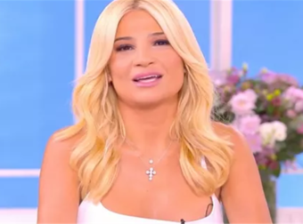 Φαίη Σκορδά: Σάρωσε στην πρεμιέρα στον ΣΚΑΙ. Τι είπε για αλλαγή και χωρισμό [video]