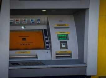 Τέλος τα μετρητά από τα ΑΤΜ: Χαμός με την απόφαση των τραπεζών