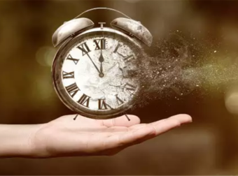 Παγκόσμιο σοκ: Επιστήμονες κατάφεραν να γυρίσουν τον χρόνο πίσω. Τι απίστευτο έκαναν με μπάλες