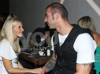 «Το κενό σε εμάς εκεί που μένουμε πίσω…» – Το “αντίο” της Δώρας Τσαμπάζη μετά την δεύτερη απώλεια που “χτύπησε” την οικογένεια Νικολαΐδη