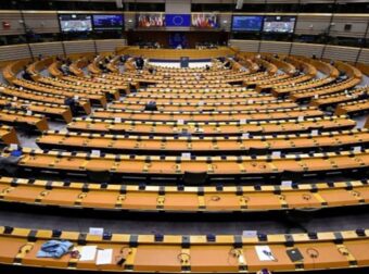 Qatargate: Κατεπείγουσα διαδικασία για την άρση της ασυλίας δύο ευρωβουλευτών