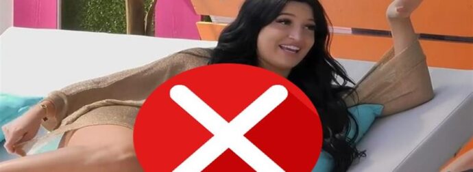 Love Island: Χαμός με ακατάλληλο πλάνο. Ξάπλωσε και… φάνηκαν τα πάντα [video]