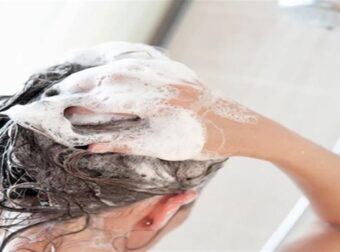 Ο απίστευτος λόγος που πρέπει να χρησιμοποιήσεις μαγειρική σόδα όταν λούζεις τα μαλλιά σου – Προσφέρει…