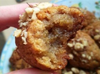 Πως να είναι μελωμένα μέσα, τραγανά απ’ έξω – Το απόλυτο μυστικό για μελομακάρονα σαν της γιαγιάς