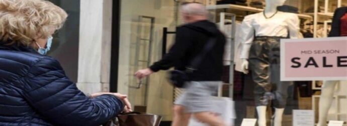 Πότε ξεκινούν οι χειμερινές εκπτώσεις – Ποιες Κυριακές του 2023 θα είναι ανοιχτά τα μαγαζιά;