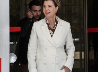 Γεροβασίλη στο Newsbomb.gr: Ο Μητσοτάκης οδηγεί Δημοκρατία και οικονομία σε έναν επικίνδυνο κατήφορο