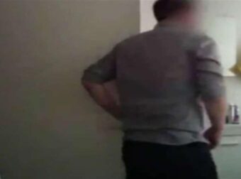 27χρονη έβαλε κάμερα στο δωμάτιο της νομίζοντας ότι την κλέβει ο συγκάτοικός της – Μόλις είδε το βίντεο όμως… αηδίασε (Video)