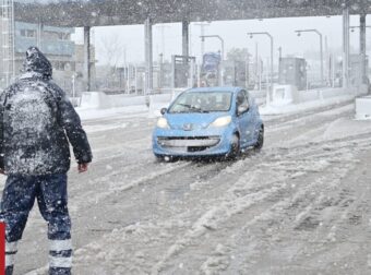 Κακοκαιρία Μπάρμπαρα: Σε ποια σημεία είναι κλειστή η Εθνική Οδός – Πού υπάρχουν εγκλωβισμένα οχήματα