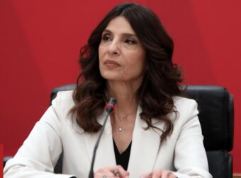 Πόπη Τσαπανίδου: «Θράσος Μητσοτάκη να κατηγορεί τον ΣΥΡΙΖΑ, να έρθει αύριο σε debate»