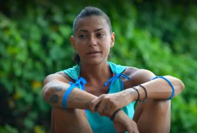 Survivor: «Ύπουλο πλάσμα» – Ο Τάκης παρεμβαίνει οργισμένος στο cue της Μελίνας