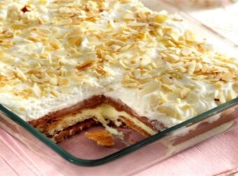 Μαμαδίστικο γλυκό ψυγείου με μπισκότα – Έτοιμο σε 5′