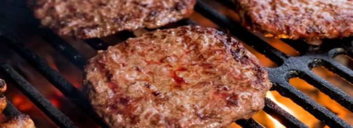 Μπιφτέκια χωρίς λιπαρά: Το κόλπο στο μαγείρεμα του κιμά για να µην απορροφήσουν πολύ λάδι